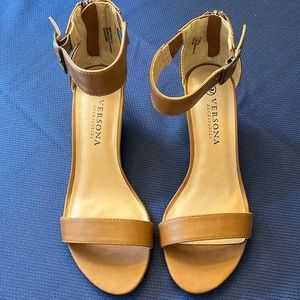 Versona accessories brown wedge sandals. Size 9